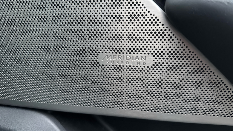 Land Rover Range Rover Velar 2.0 D240 R-Dynamic HSE 5dr Auto Diesel Estate